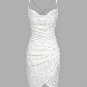 Cider - WRAP TIE BACK CRISS CROSS MINI DRESS - Medium